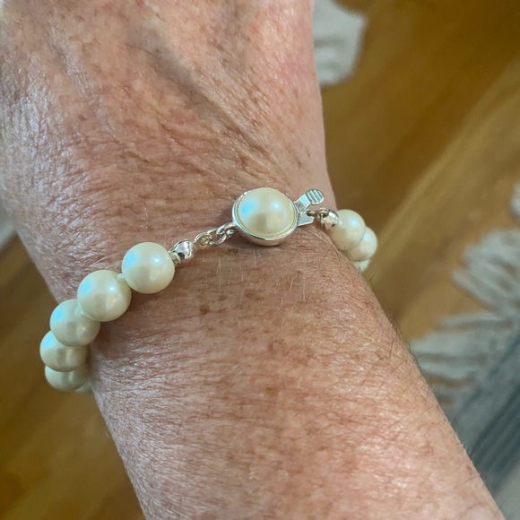 Pearl Bracelet - Picture 3 of 3